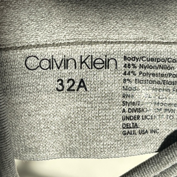 NWT Calvin Klein Grey Seamless Wireless Bra ( size XS / 32A ) - Picture 3 of 3